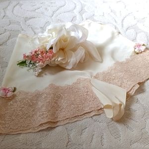 GORGEOUS 1930S VINTAGE RAYON TAP PANTS W/ LACE AND FLORALS!